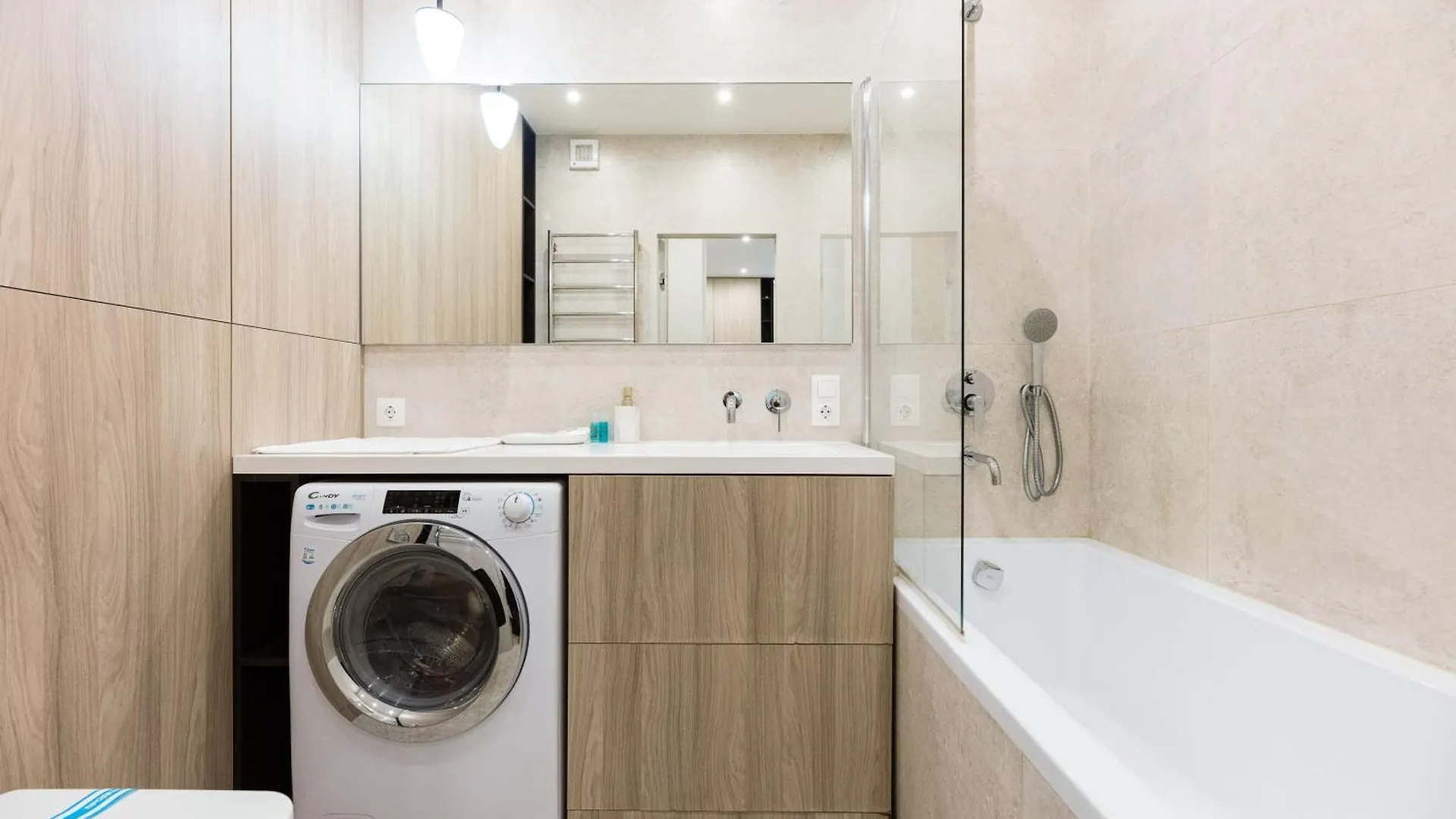 Aparthotel Nyvky Like Home - Файна Таун - Квартира 58 Kiew