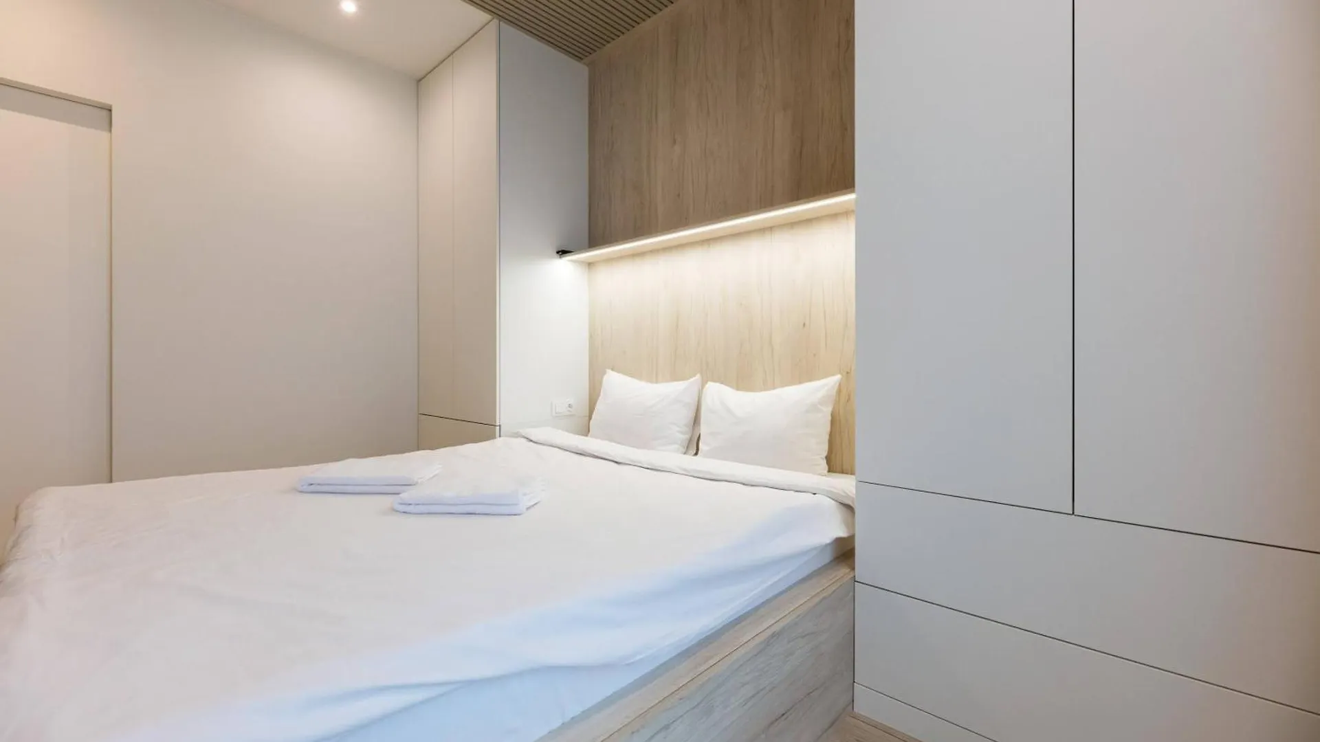 Aparthotel Nyvky Like Home - Файна Таун - Квартира 58 Kyiv